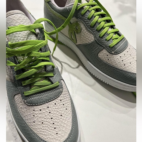 John Geiger brand new grey/white webbed leather sneaker - Picture 2 of 3